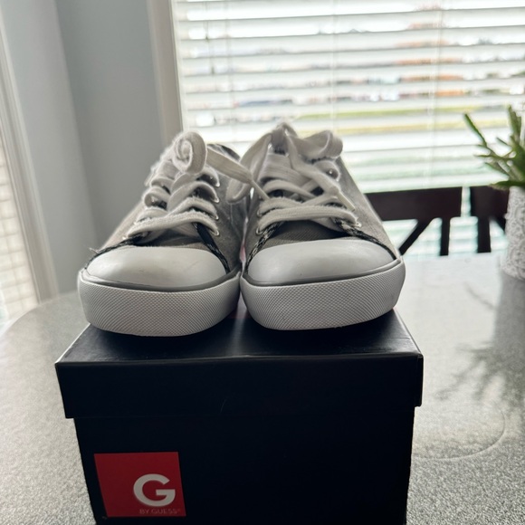 G by Guess Canvas Shoes Size 8.5 - Picture 4 of 4